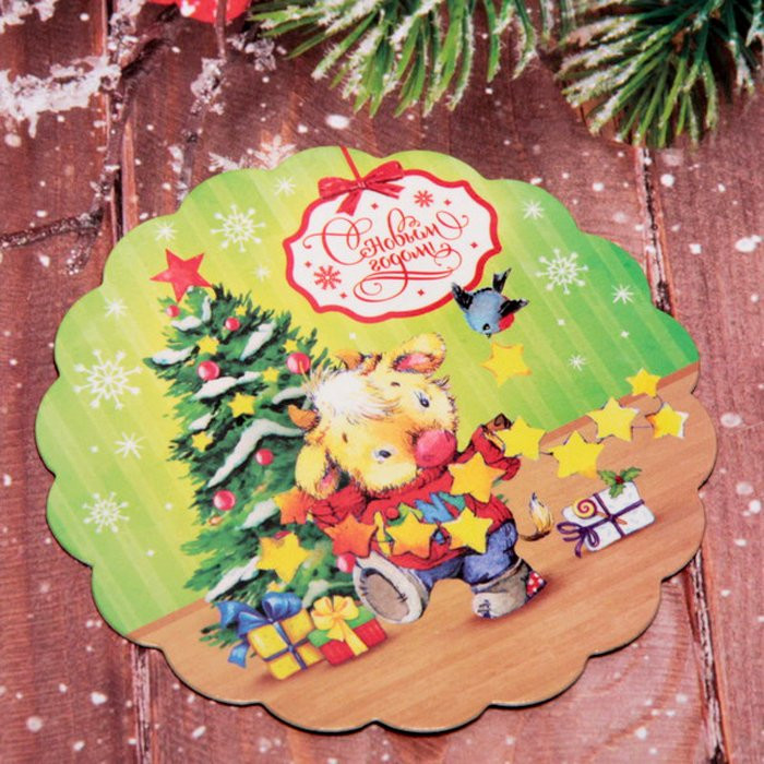 Магнит СГ "Теленок Бублик у елочки" 8*8см арт.542-345 Магнит СГ "Теленок Бублик у елочки" 8*8см арт.542-345