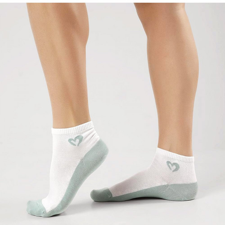 яяяНоски женские для девочки арт.Д5504 80% хлопок 18% полиамид 2% эластан цвет белый/зеленый (Clever)