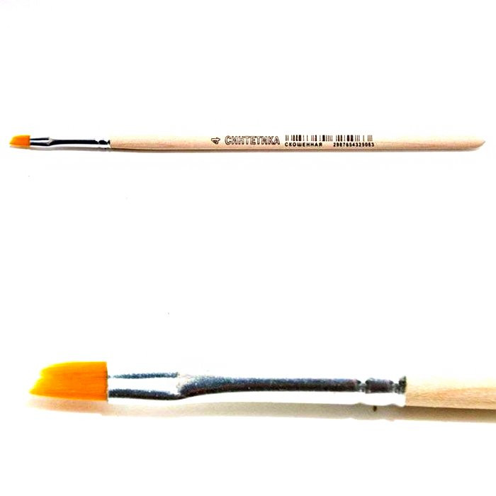 Кисть живописная СИНТЕТИКА НЕЙЛОН АРТЕКС №04 отводная со скосом