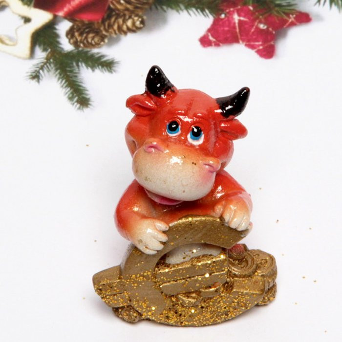 Статуэтка СГ "Бычок Дымок с денежкой" 6см арт.541-305 Статуэтка СГ "Бычок Дымок с денежкой" 6см арт.541-305