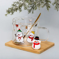 Кружка стеклянная 280мл "Забавные Снеговики" на бамбуковой подставке с ложкой, п/уп. арт.891-0618